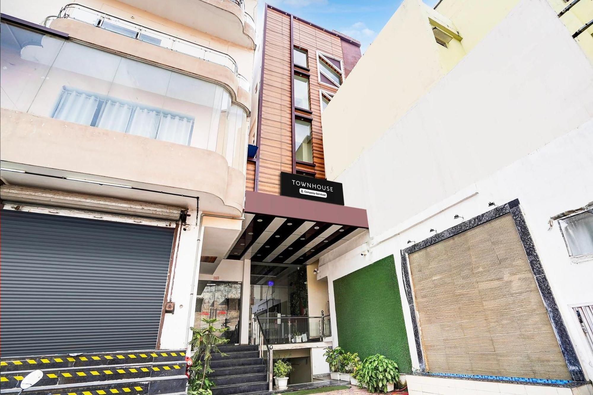 Townhouse Ram Katora Near Vishwanath Temple Formerly Sv Grand Hotel Varanasi Eksteriør billede